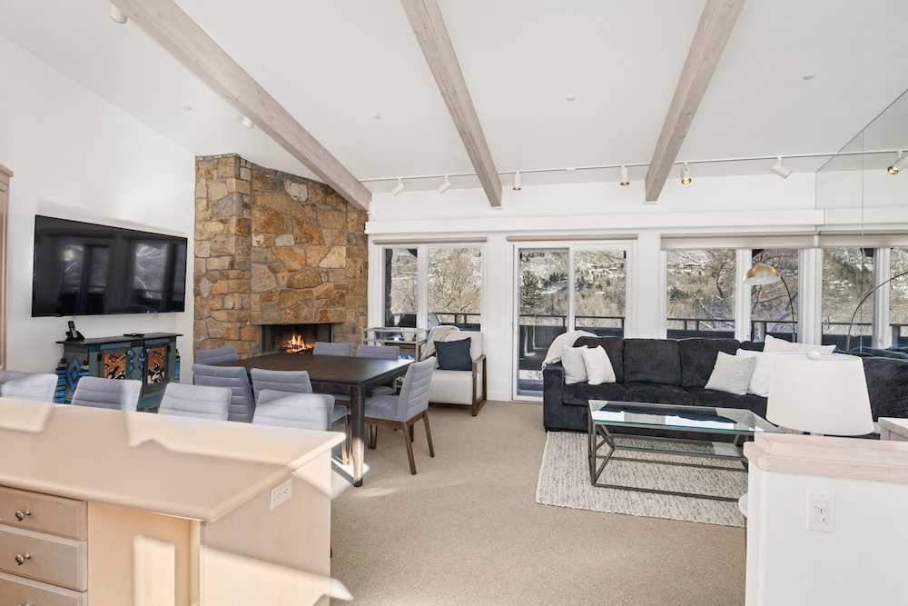 Condo, 3 Bedrooms
