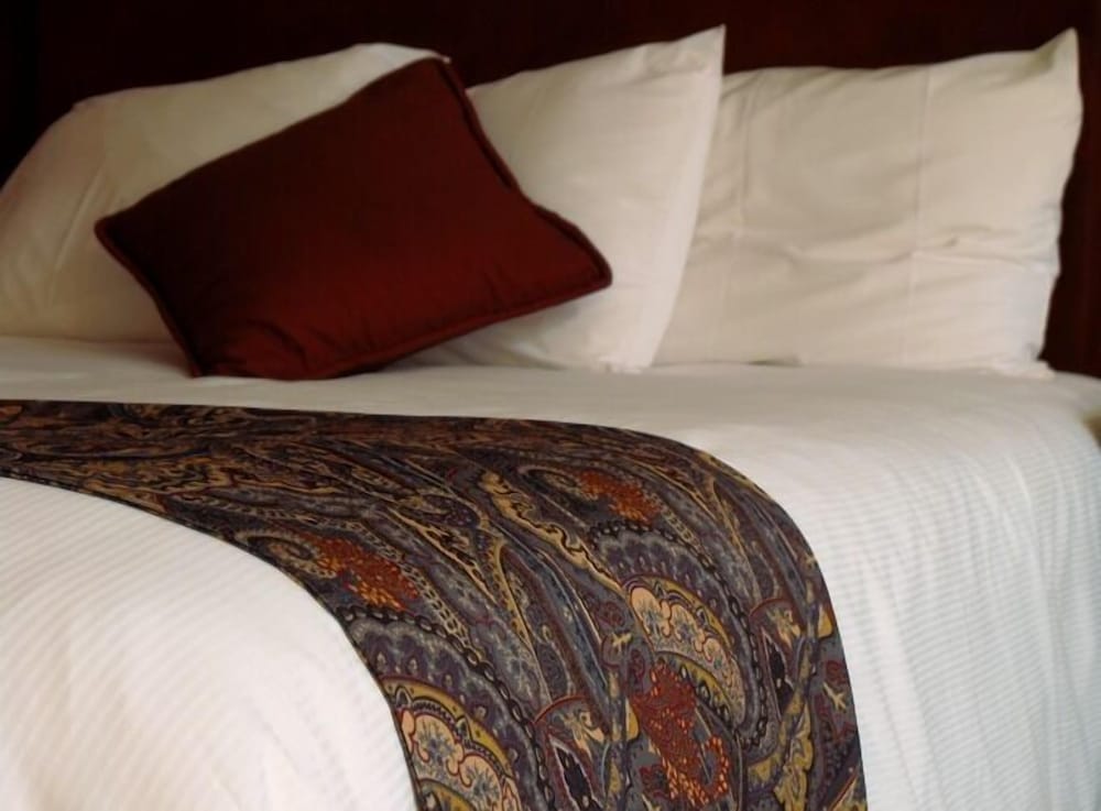 Deluxe Room, 1 King Bed, Jetted Tub photo 1