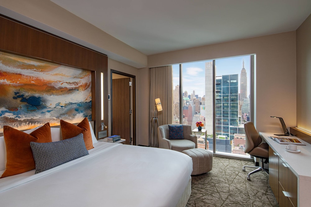 Room, 1 King Bed (Primary)