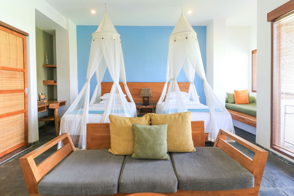 Twin Room with Shower