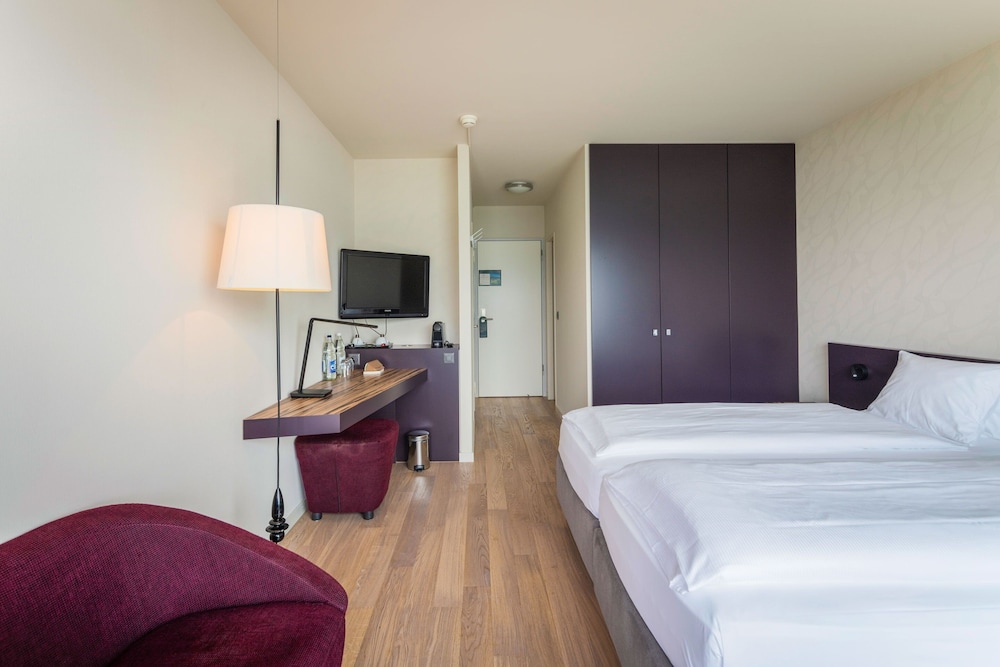 Classic Twin Room, Balcony, Lake View - Photo 3