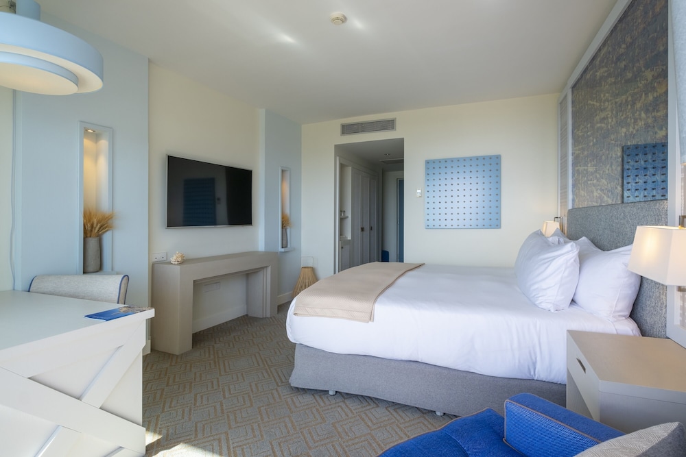 Superior Room, Terrace (Mediterrani 1 pax)
