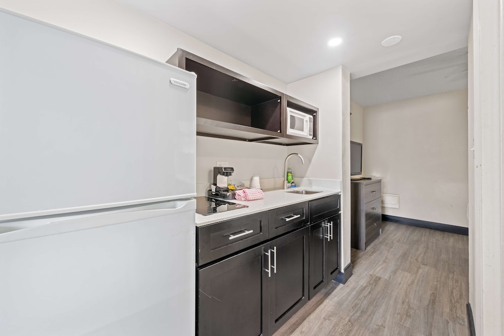 Suite, 2 Double Beds, Non Smoking, Kitchen (with Sofabed) - Photo 5