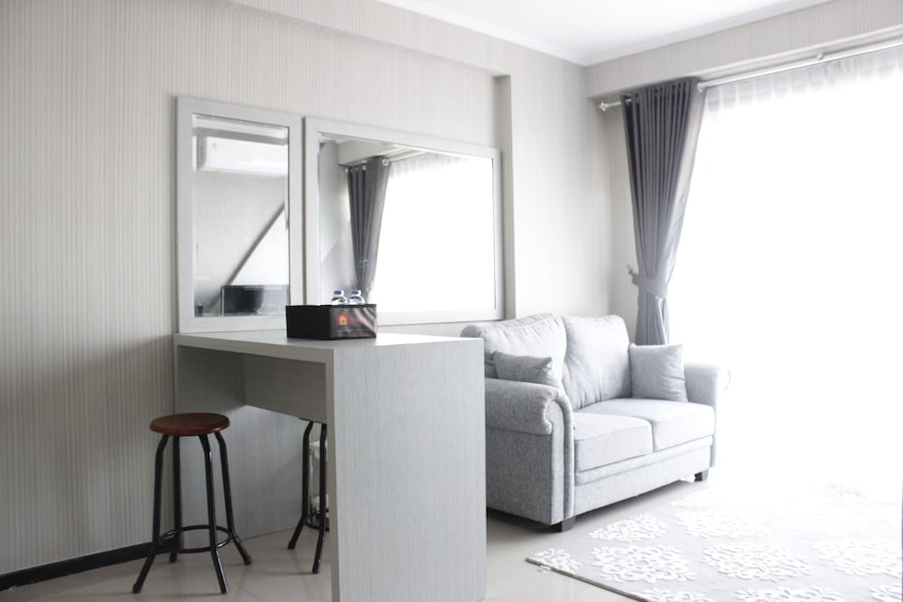 Room - Photo 10
