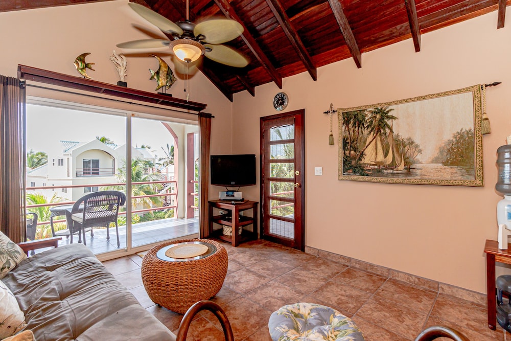 Standard Condo, 2 Bedrooms, Pool View