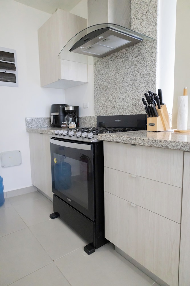 Family Villa, 4 Bedrooms, Private Pool photo 2