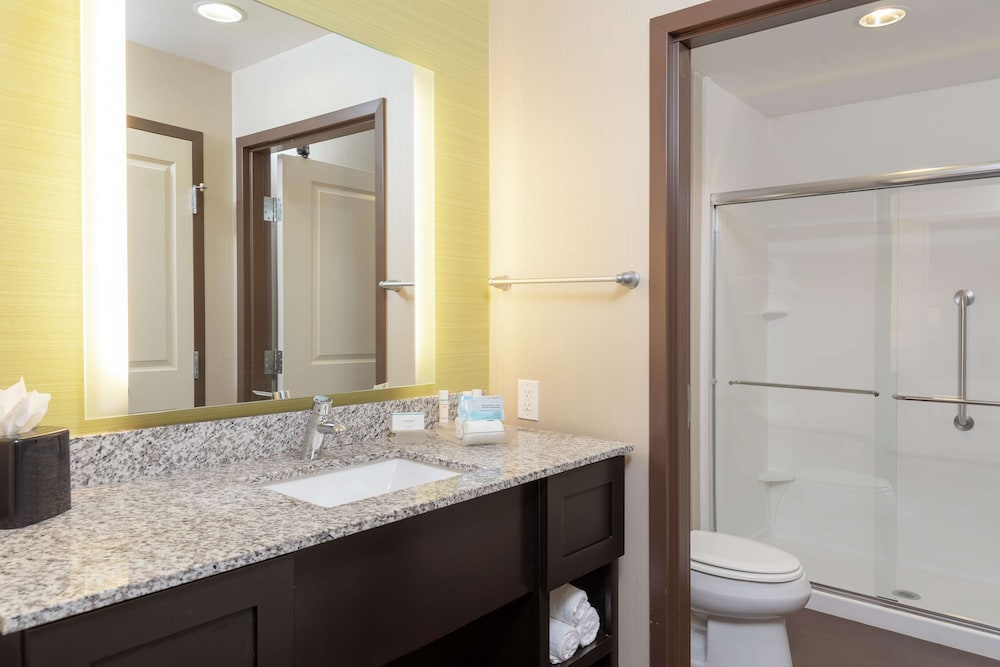 Suite, 2 Queen Beds - Photo 6