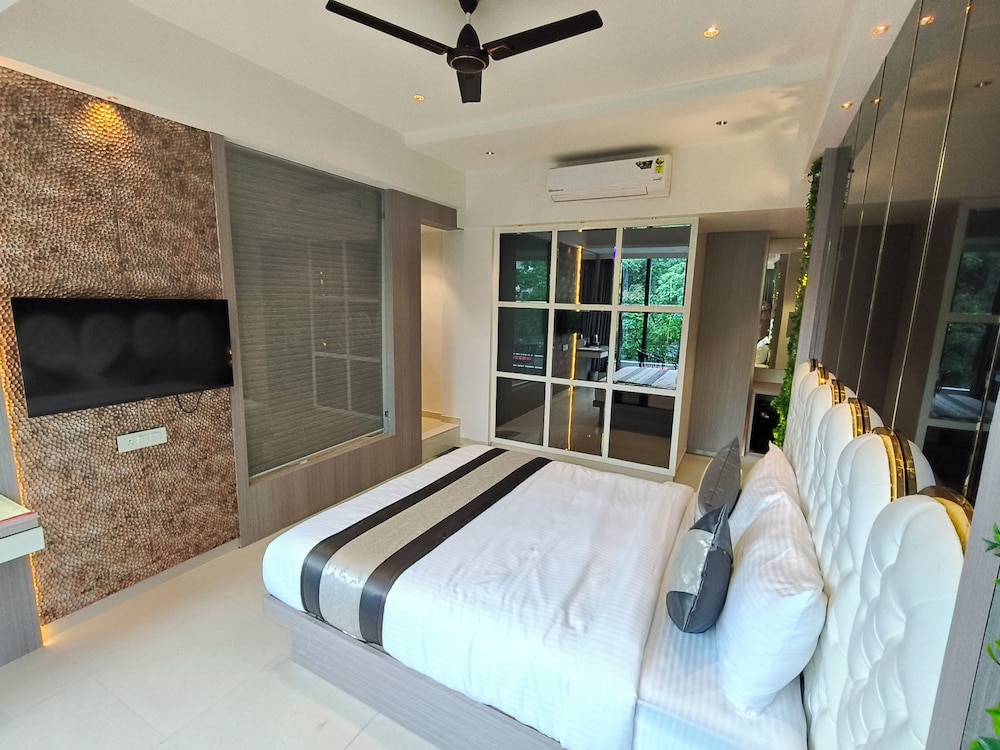 Deluxe Double Room, City View photo 2