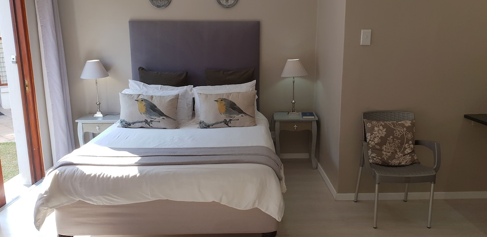 Room (9) photo 2