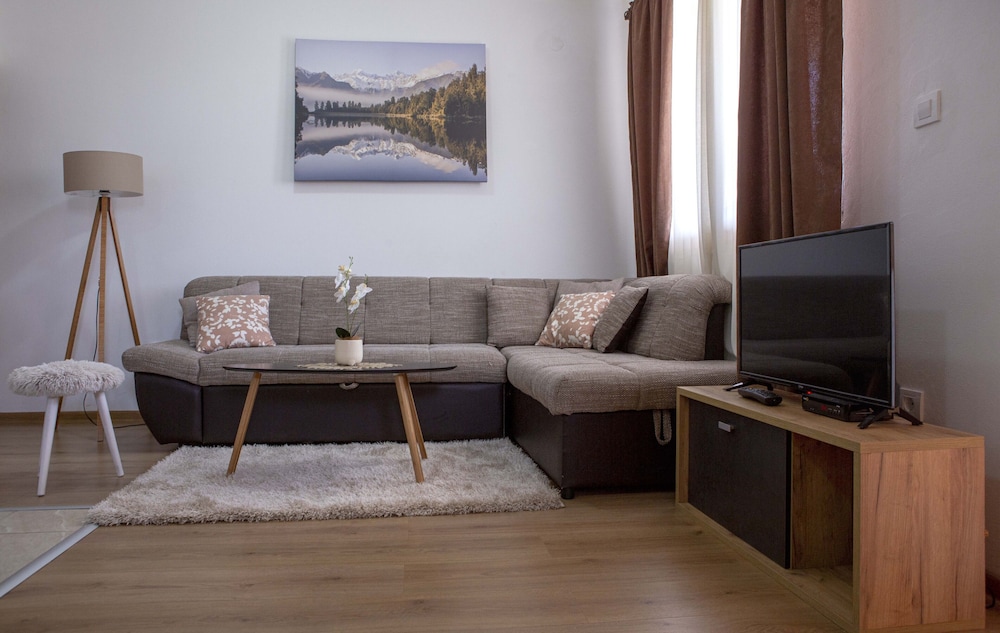 Deluxe Apartment photo 1