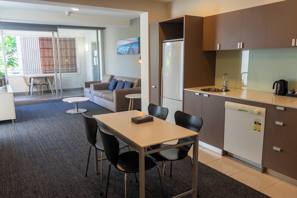 One Bedroom Apartment - Photo 3