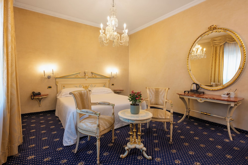 Standard Room - Photo 8