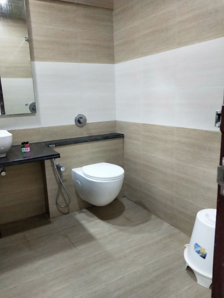Deluxe Room - Photo 2