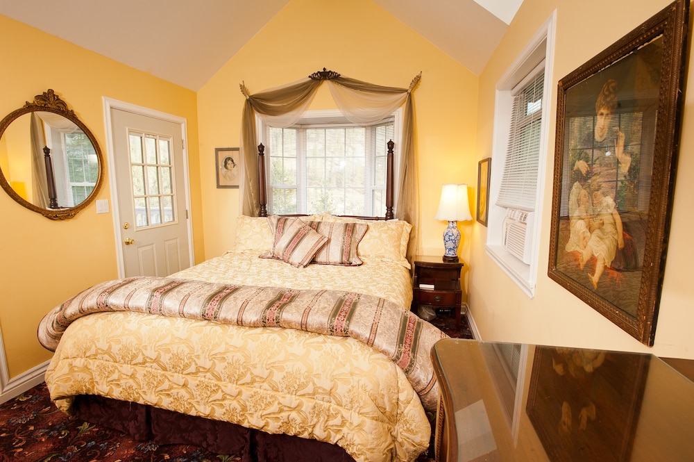 Luxury Cottage, 1 Bedroom, Jetted Tub, River View