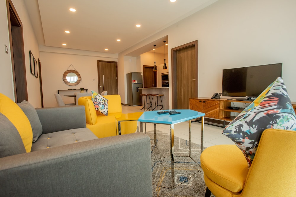 2 Bedroom Deluxe Suite - Photo 14