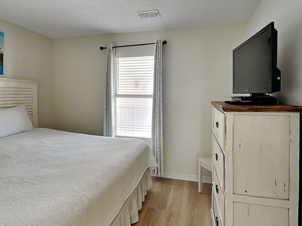 Condo, Multiple Beds, Balcony, Ocean View (#311) photo 3