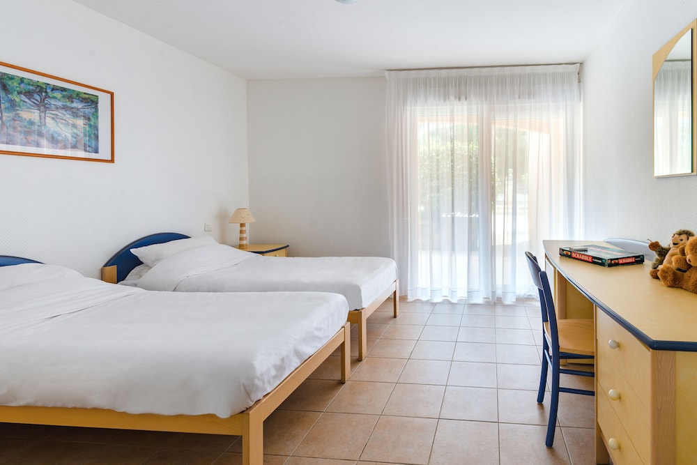 Twin Room - Photo 1