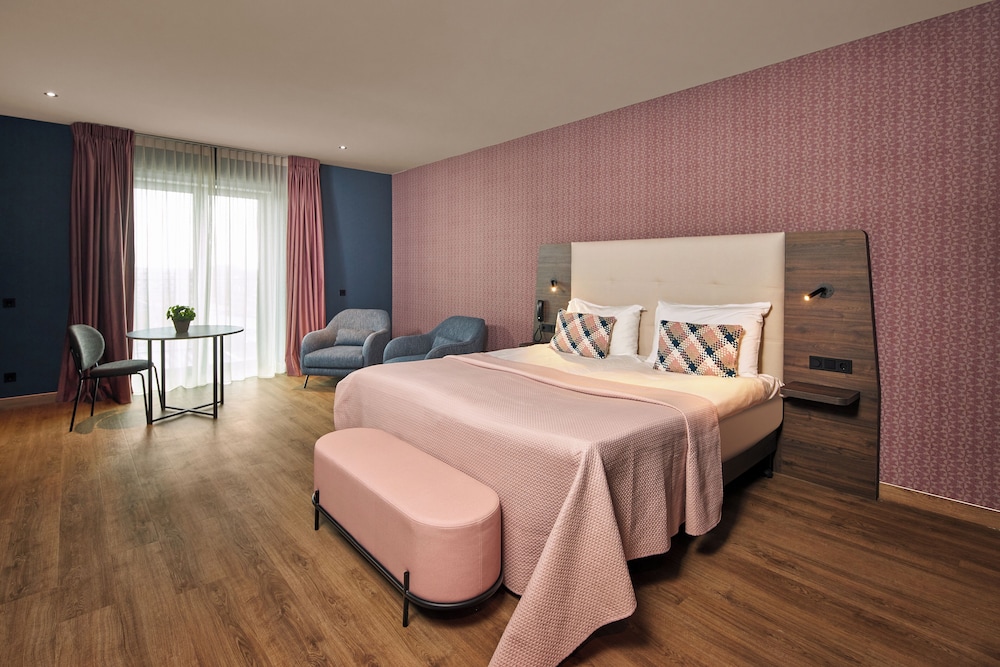 Double Room (max. 2 adults,1 baby) photo 1