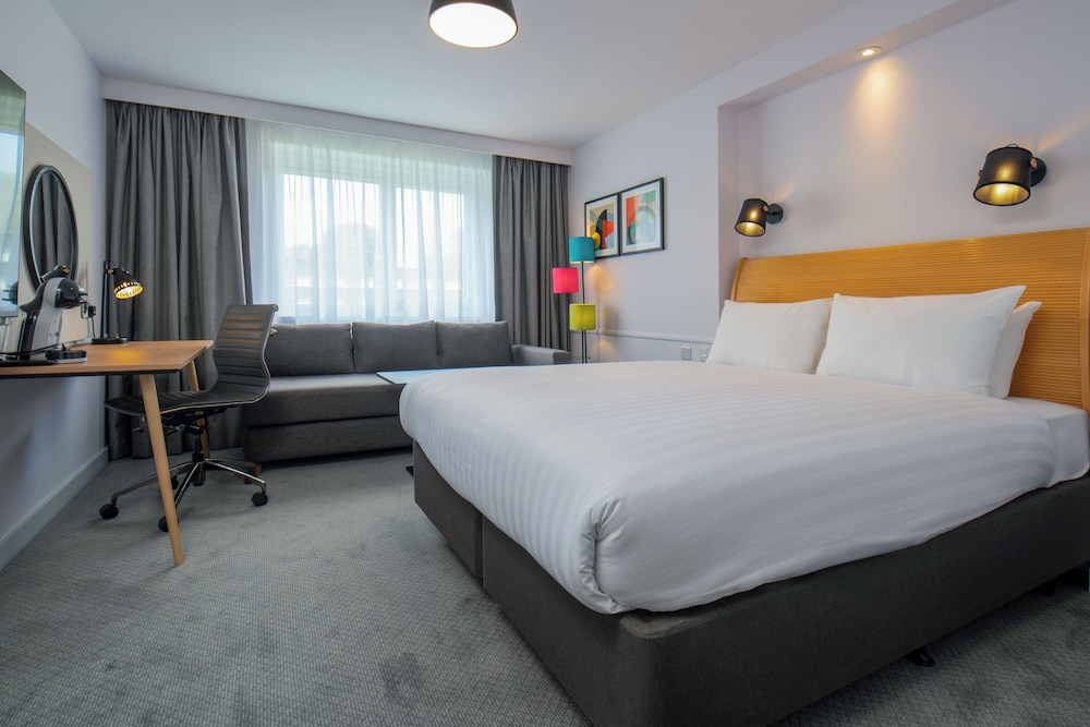 Premium Room, 1 Double Bed with Sofa bed - Photo 6