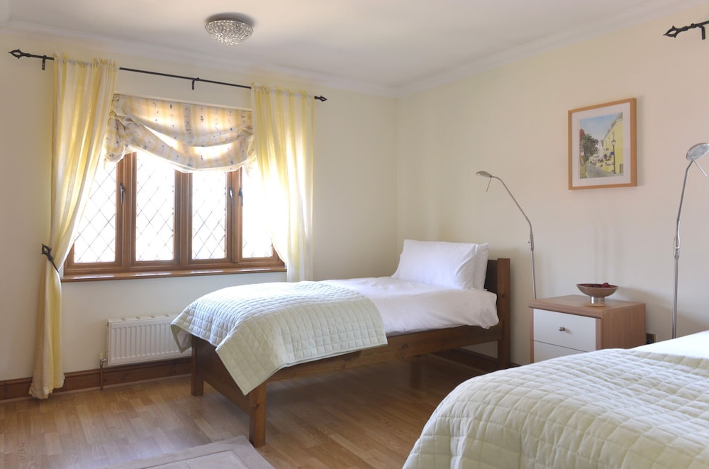 House, 6 Bedrooms, Sea View photo 3