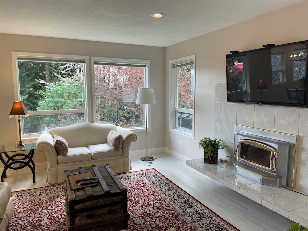 Luxury Suite, 2 Bedrooms, Fireplace, Valley View photo 3