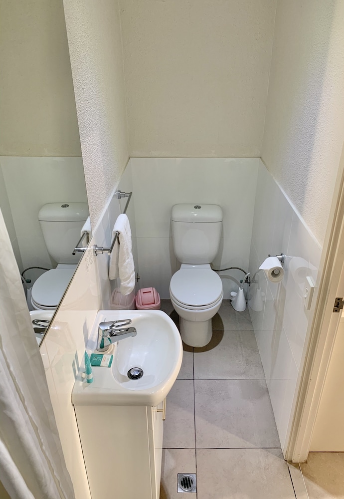 Standard Room, Non Smoking (Twin) photo 3
