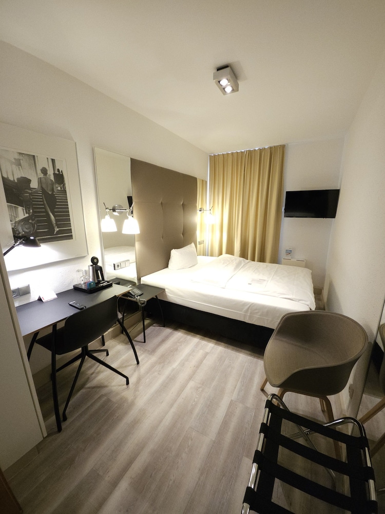 Basic Room (New Style) - Photo 1
