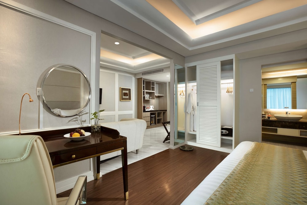 Executive Room, 1 King Bed, Non Smoking (Garden)