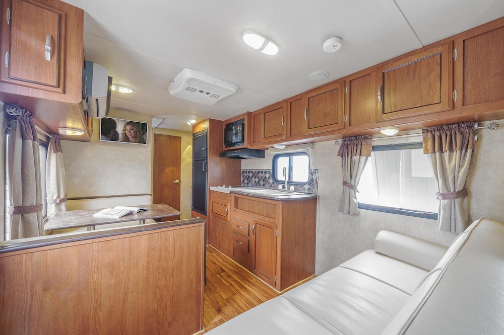 Basic Room, 1 Bedroom (Caravan8) - Photo 6