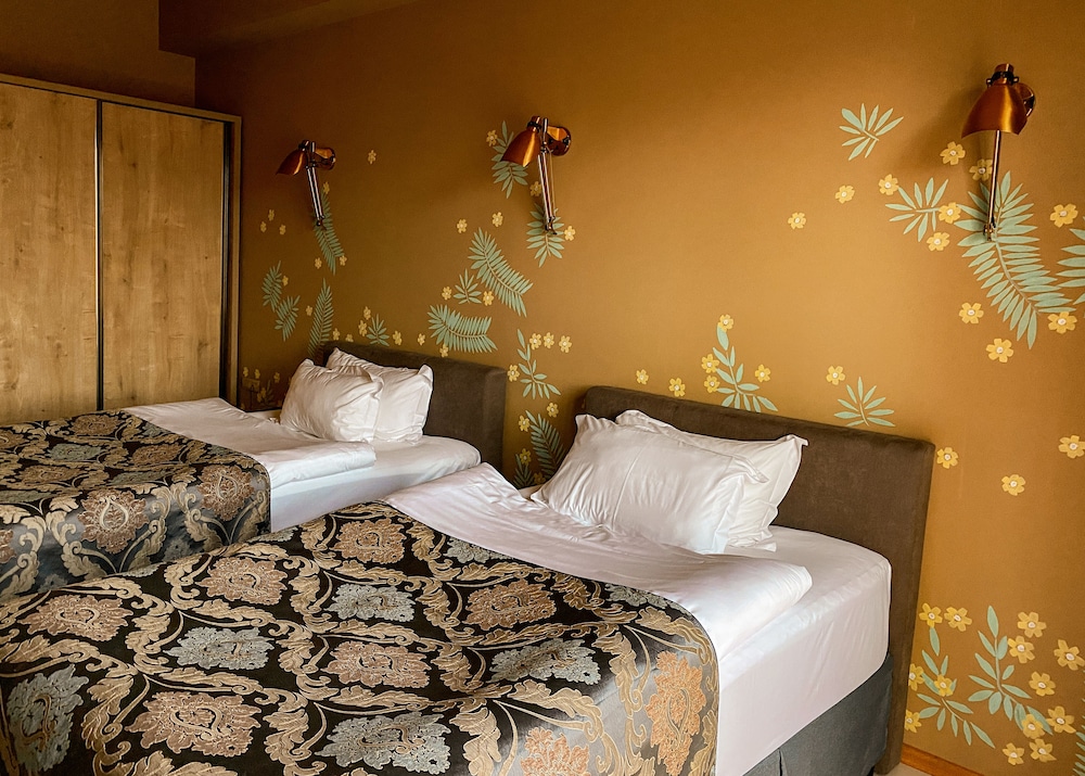 Superior Twin Room, Multiple Beds, Balcony, City View