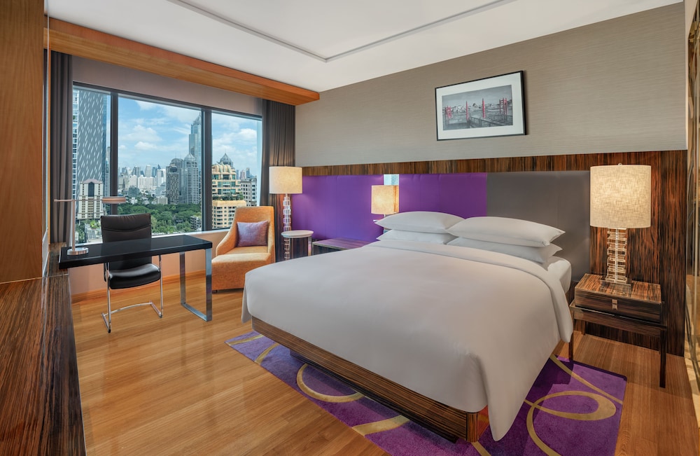 R Discovery Room, 1 King Bed, High Floor, Non Smoking