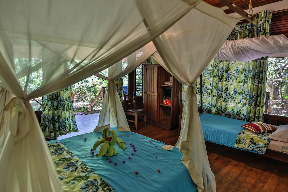 Superior Triple Room, Multiple Beds, Non Smoking, Garden View photo 2