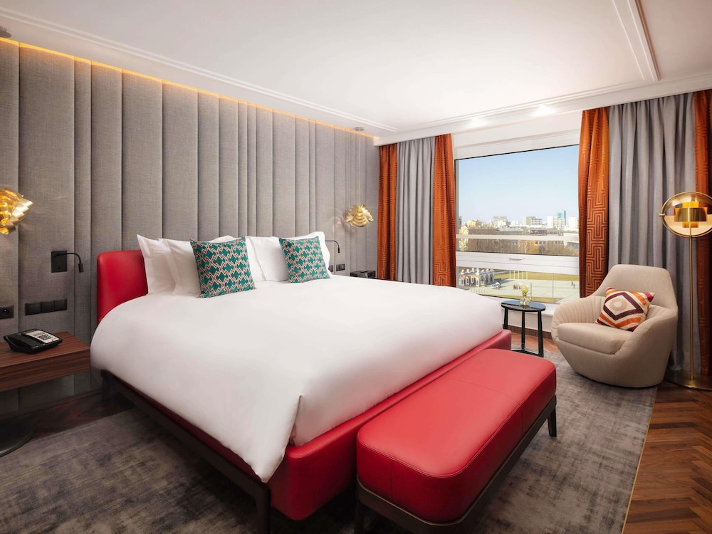 Suite, 1 King Bed, Sauna photo 2
