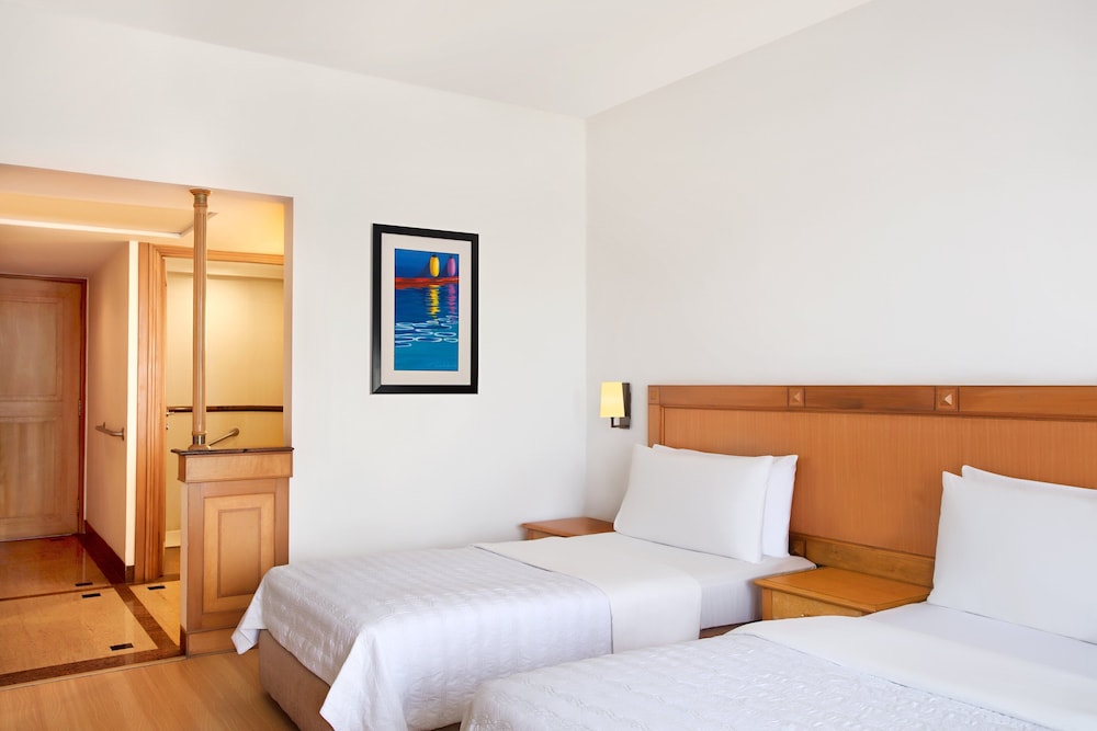 Room, 2 Twin Beds, Garden View - Photo 2
