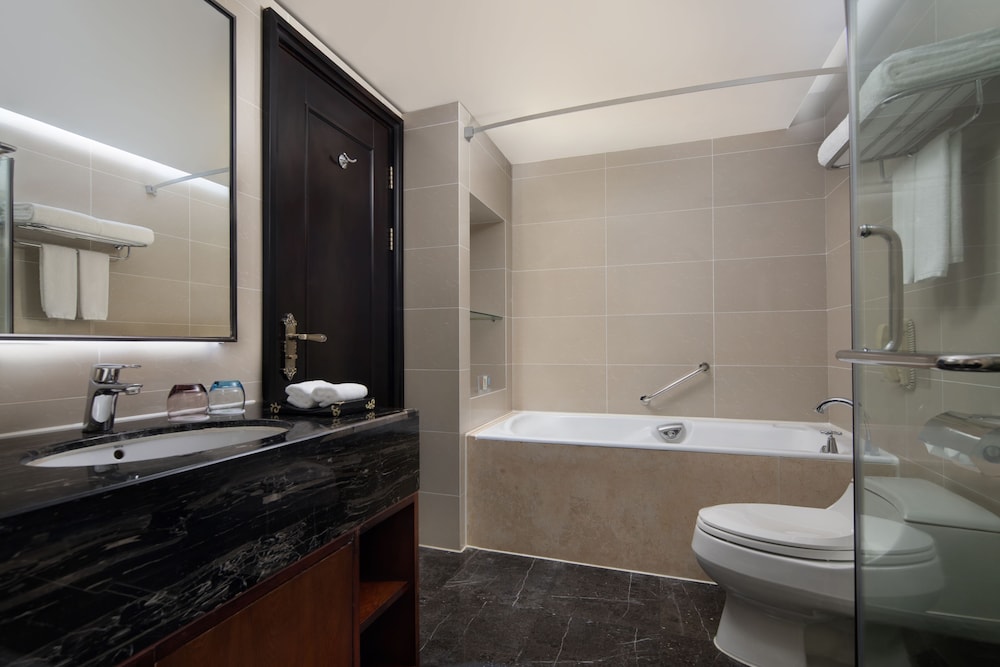 Suite, 1 King Bed (Dining) - Photo 5
