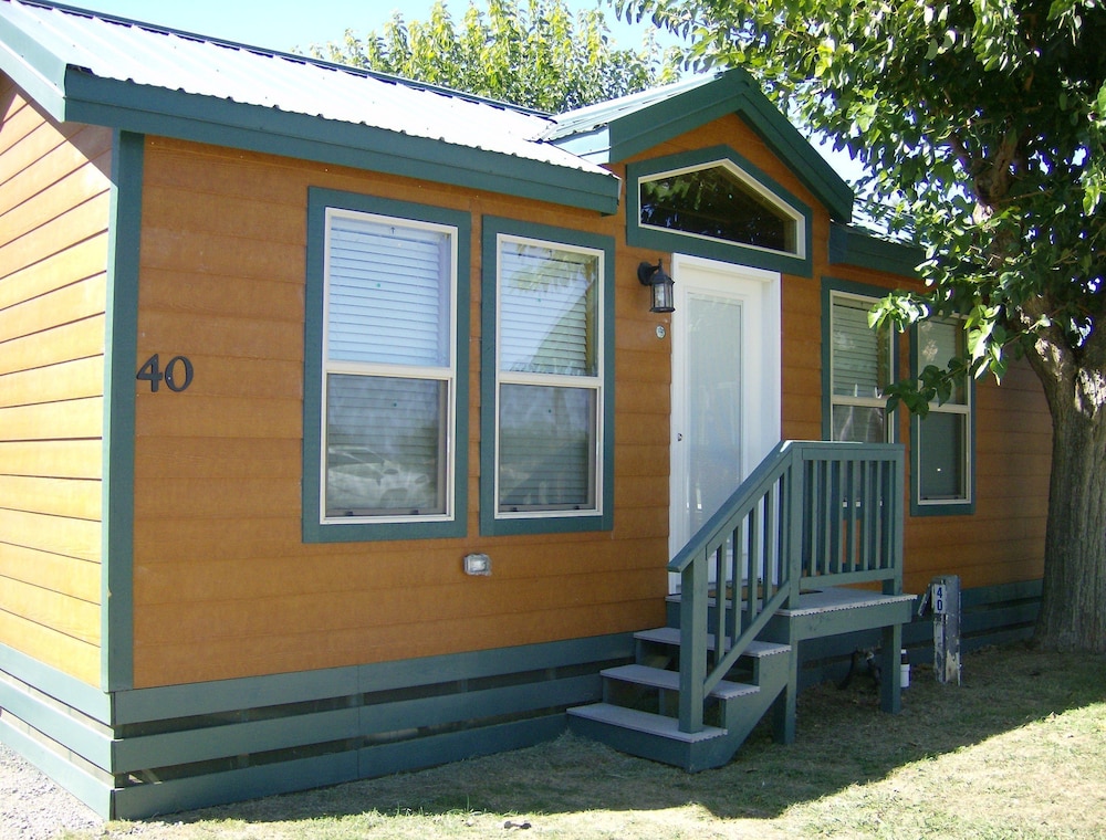 Cottage, Non Smoking, Microwave (No Pets) photo 1