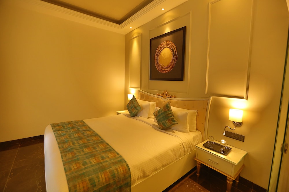 Deluxe Room - Photo 6