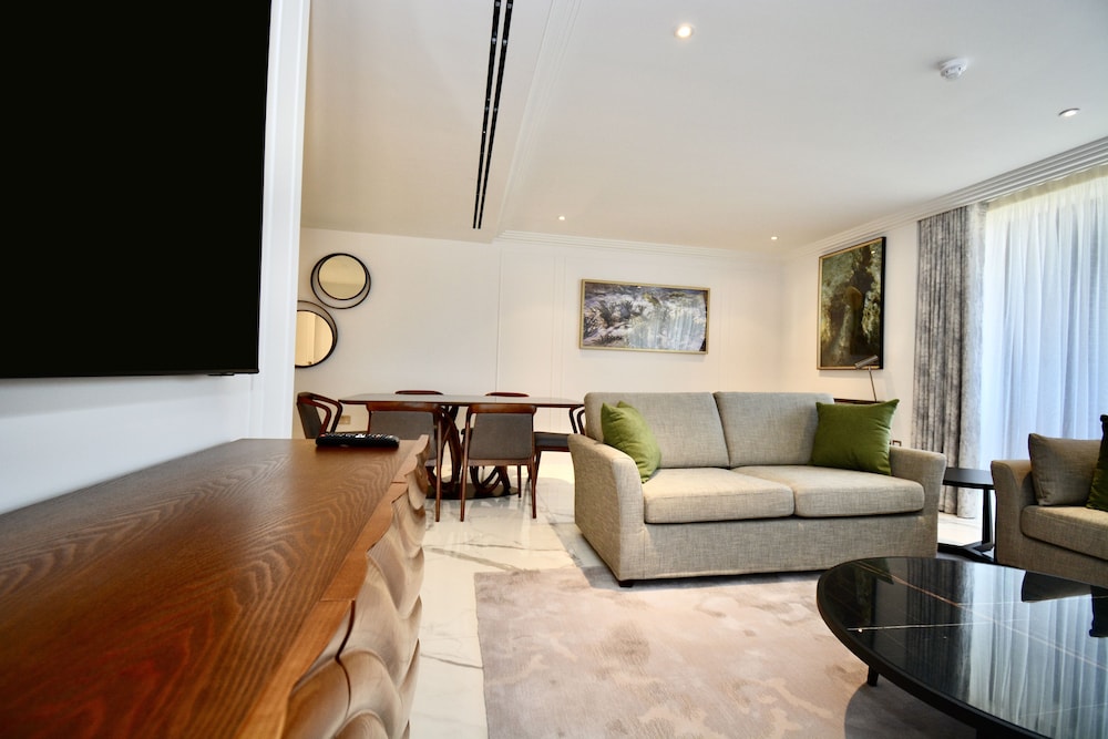 Luxury Apartment, 4 Bedrooms