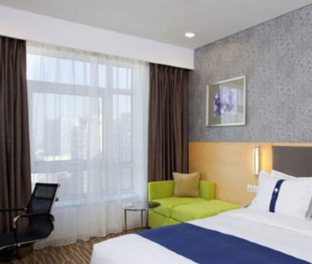 Room (Specialty)