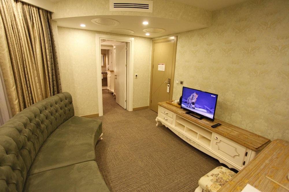 Romantic Suite photo 2