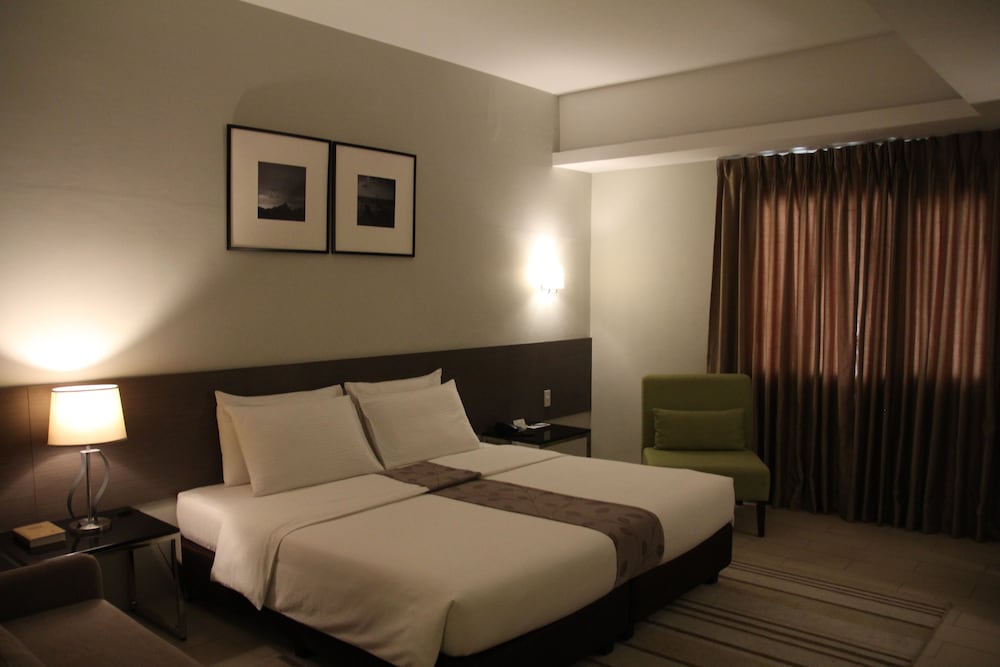 Deluxe Room, 1 King Bed photo 1