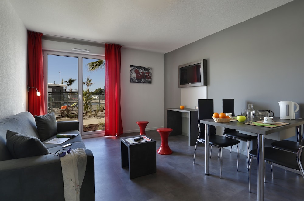 Apartment, 1 Bedroom, Balcony photo 2