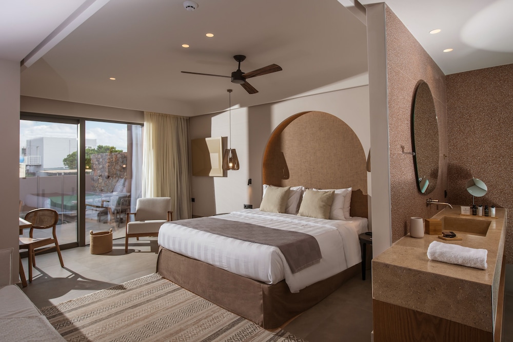 Junior Suite, Private Pool, Sea View - Photo 1