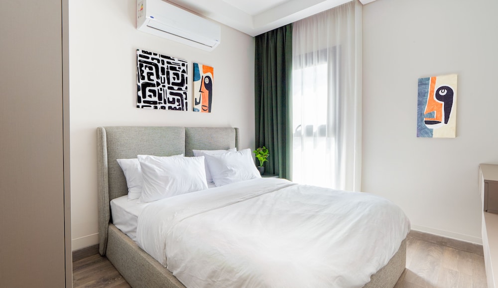 Deluxe Studio, 2 Bedrooms, City View photo 2