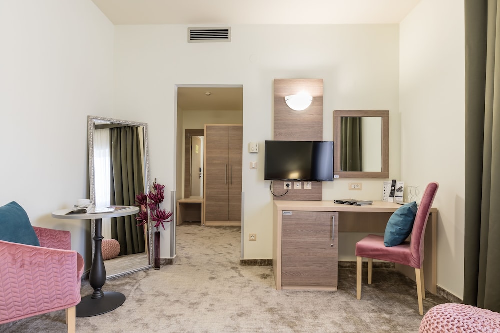 Standard Double Room photo 3
