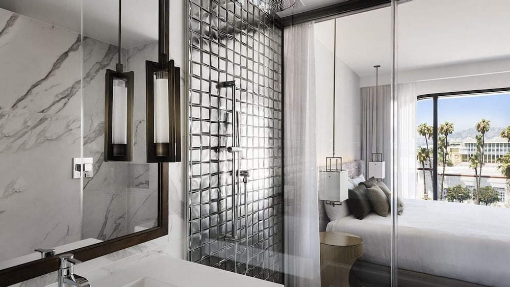 Room, 1 King Bed (Silver, Hollywood Sunset View)