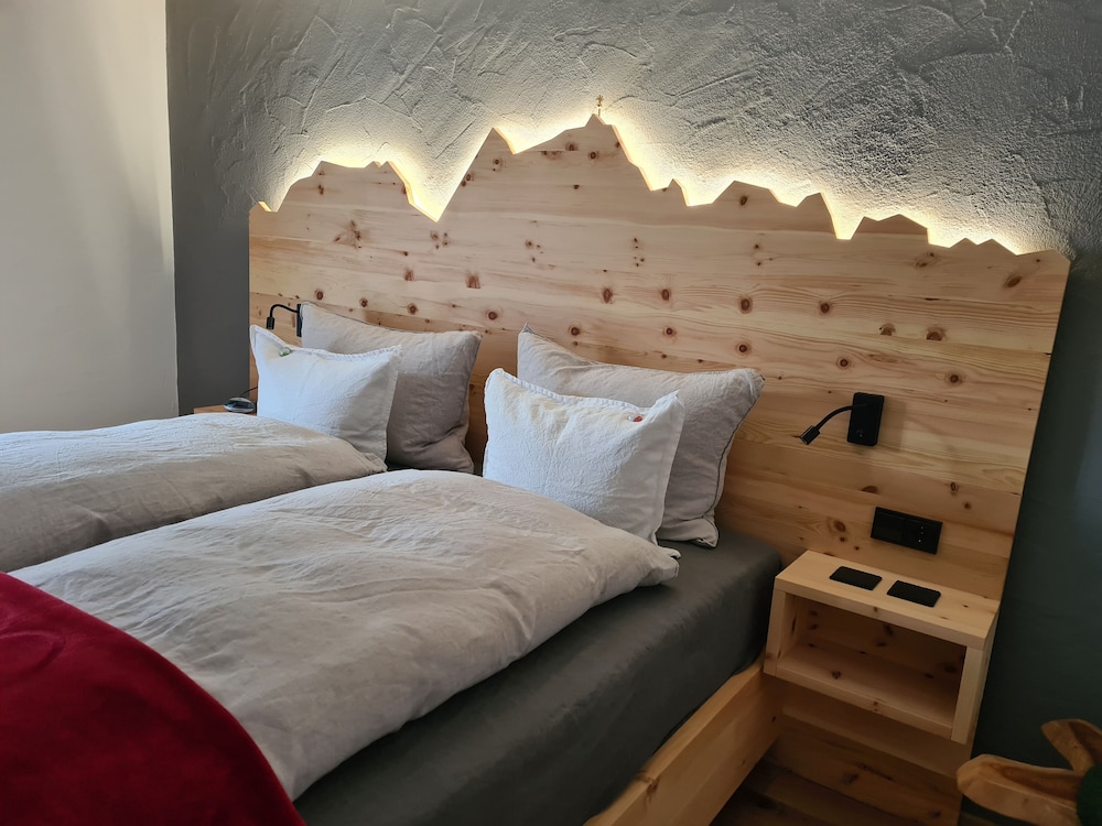 Exclusive Apartment, 1 Bedroom, Mountain View, Mountainside photo 1