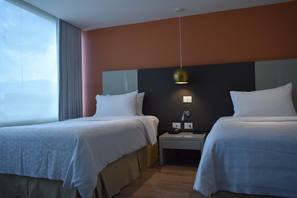 Suite, 2 Twin Beds - Photo 24