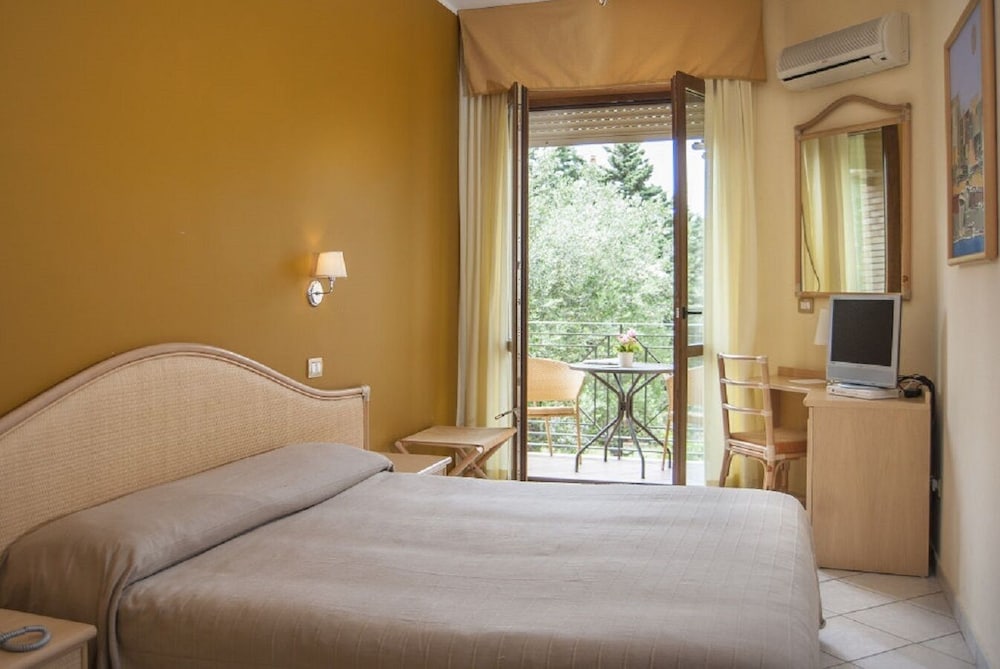 Superior Quadruple Room, Balcony