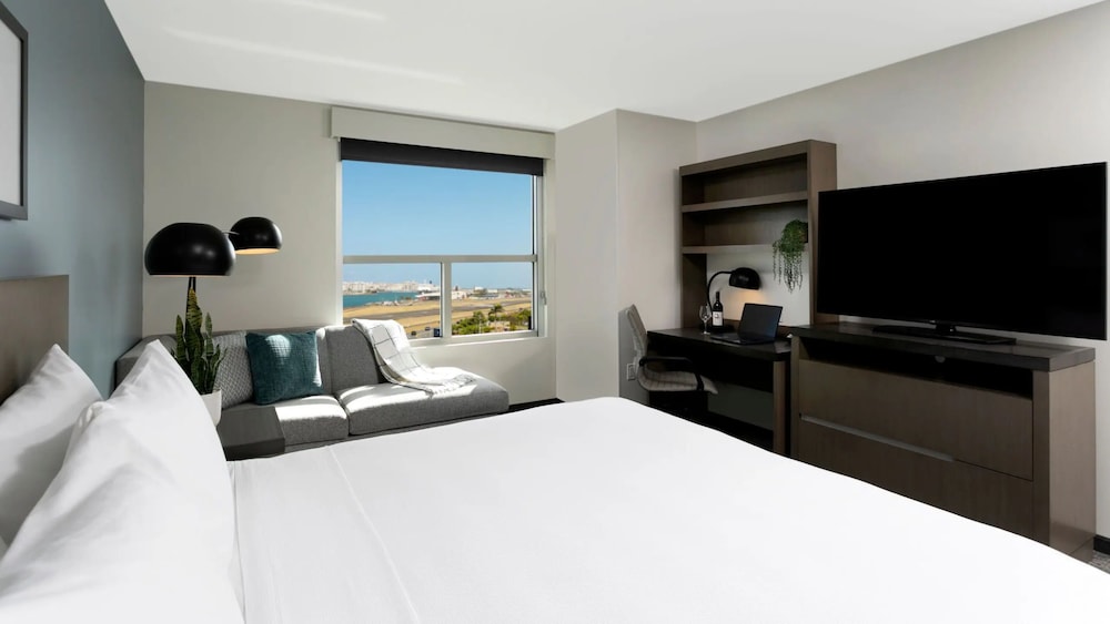 Room, 1 King Bed photo 3